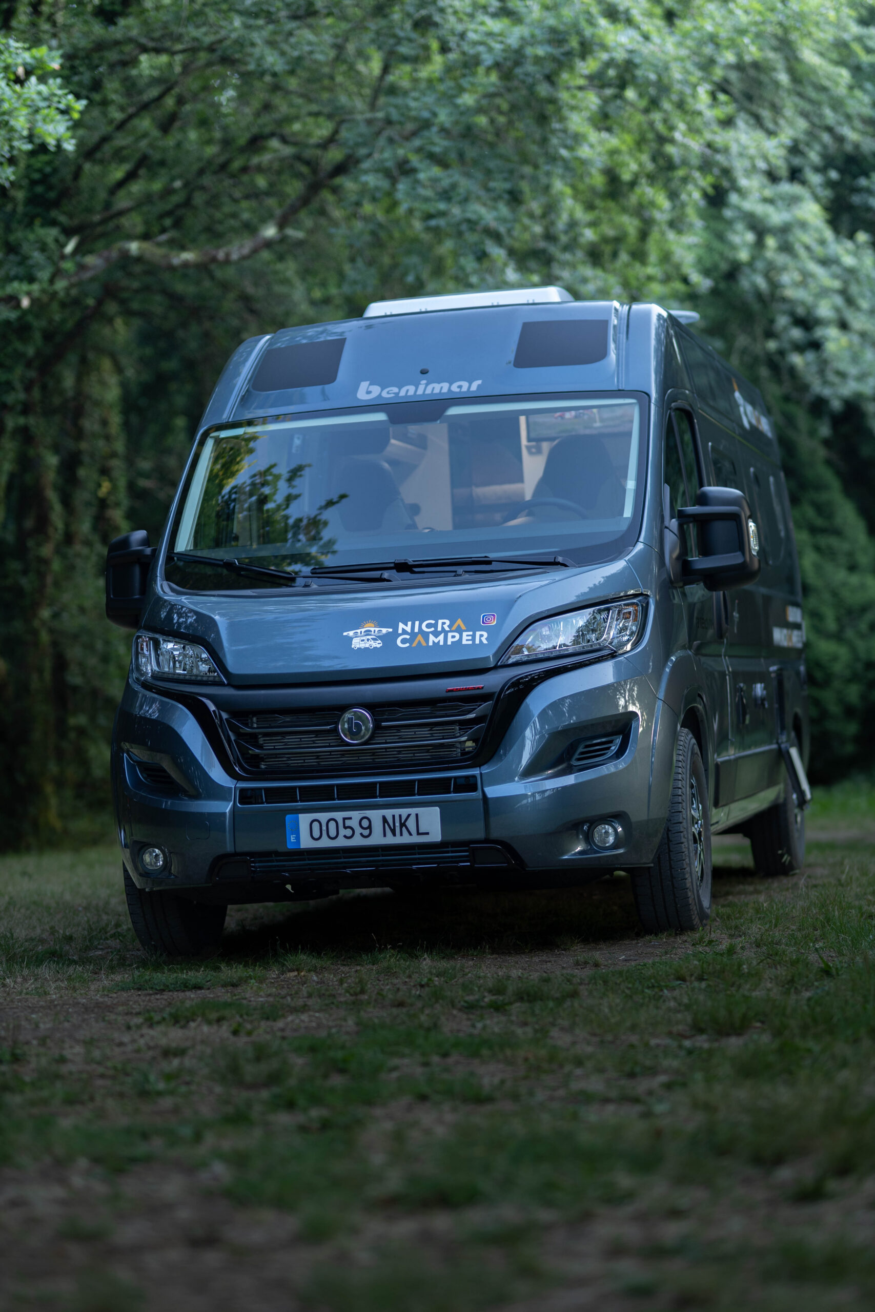 Exterior camper Benimar Benivan 120 de alquiler en Galicia